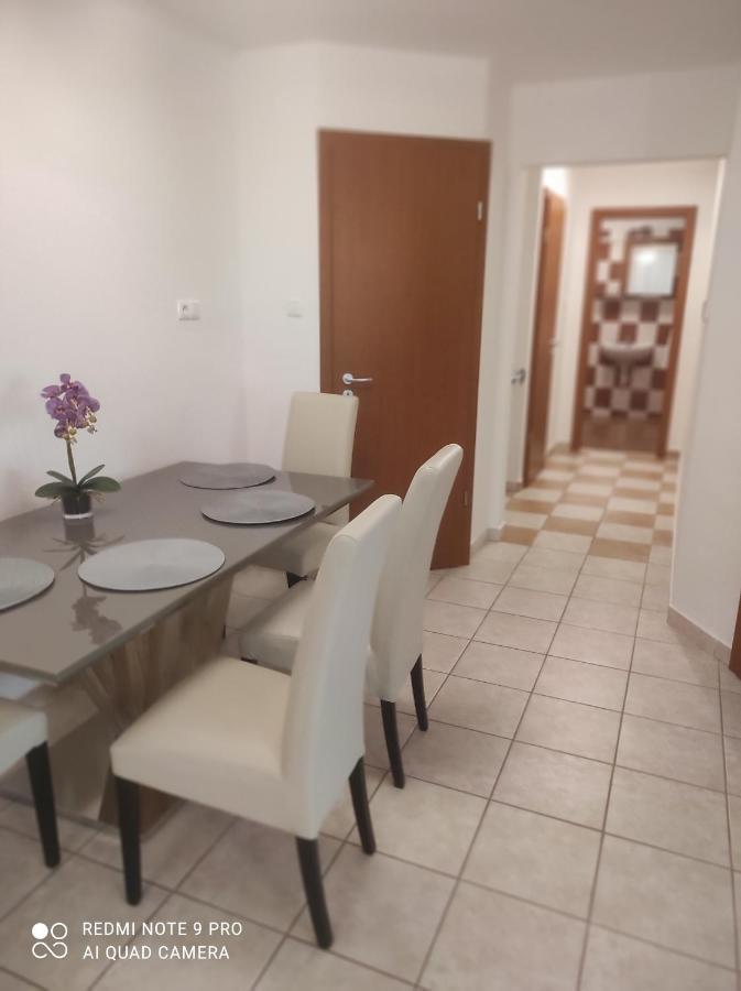 Apartman Garden Lägenhet Cserkeszőlő Exteriör bild